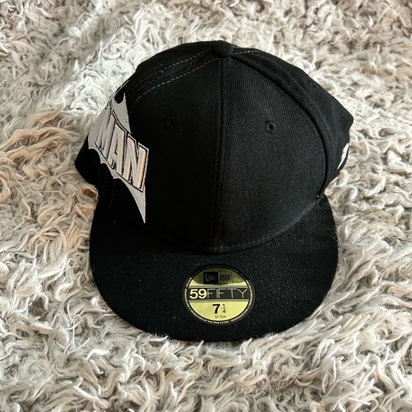 Batman New Era Hat Flat Brim 59Fifty Cap DC Comics Marvel Comics Size 7 1/4 - Picture 3 of 8